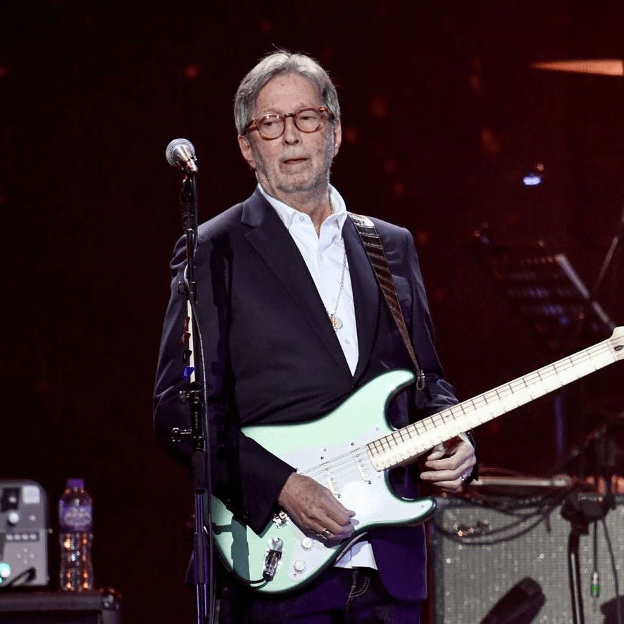 Celebramos los 77 años de Eric Clapton; Placebo restringe el uso de smartphones en sus shows; y más