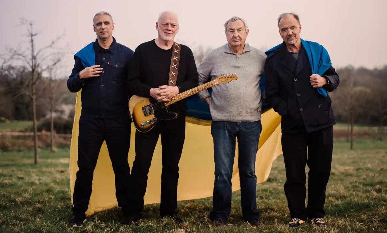 Revisamos el primer track de Pink Floyd en largo tiempo; destacamos el debut de The Clash a 45 años de su lanzamiento; y más
