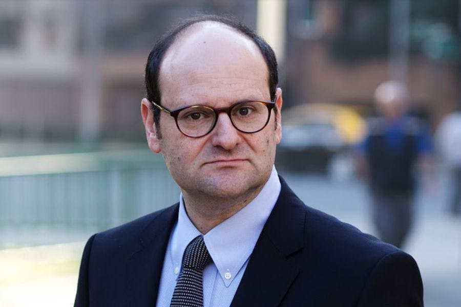 Analista Robert Funk y reinado de Carlos III: Será menos popular que la reina Isabel