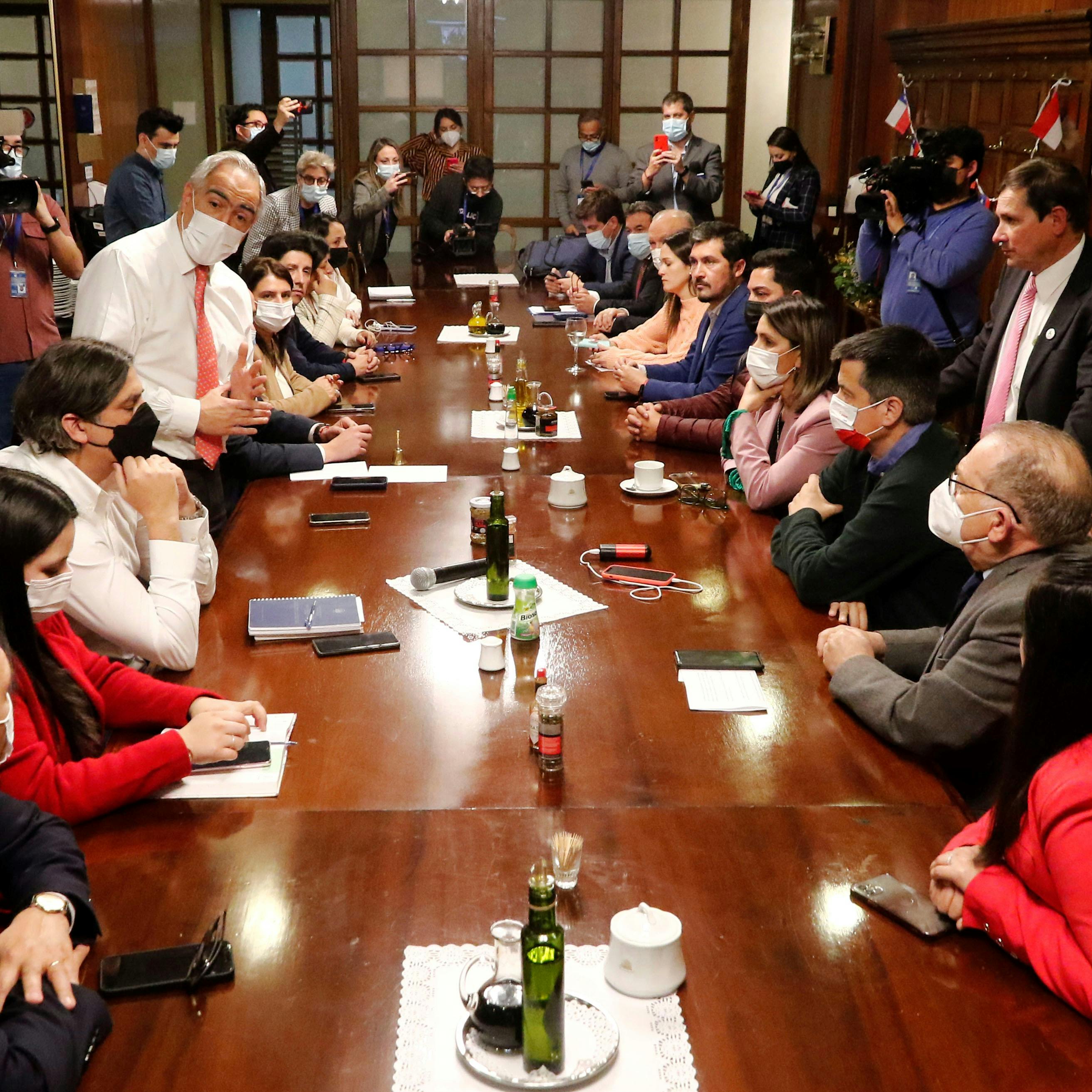 Axel Callís por acuerdo para proceso constituyente:“RN todavía no logra dar ese salto cuántico a la democracia plena”