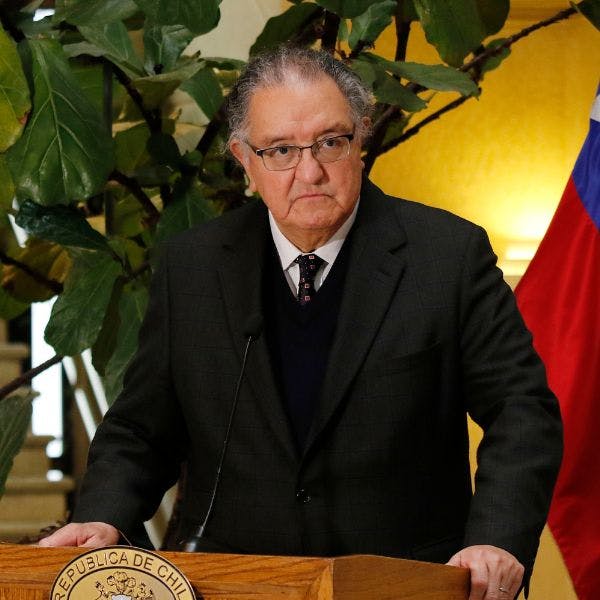 Huenchumilla por filtración de correos del EMCO: “Es un tremendo problema y me imagino que Defensa va a tomar las medidas del caso”
