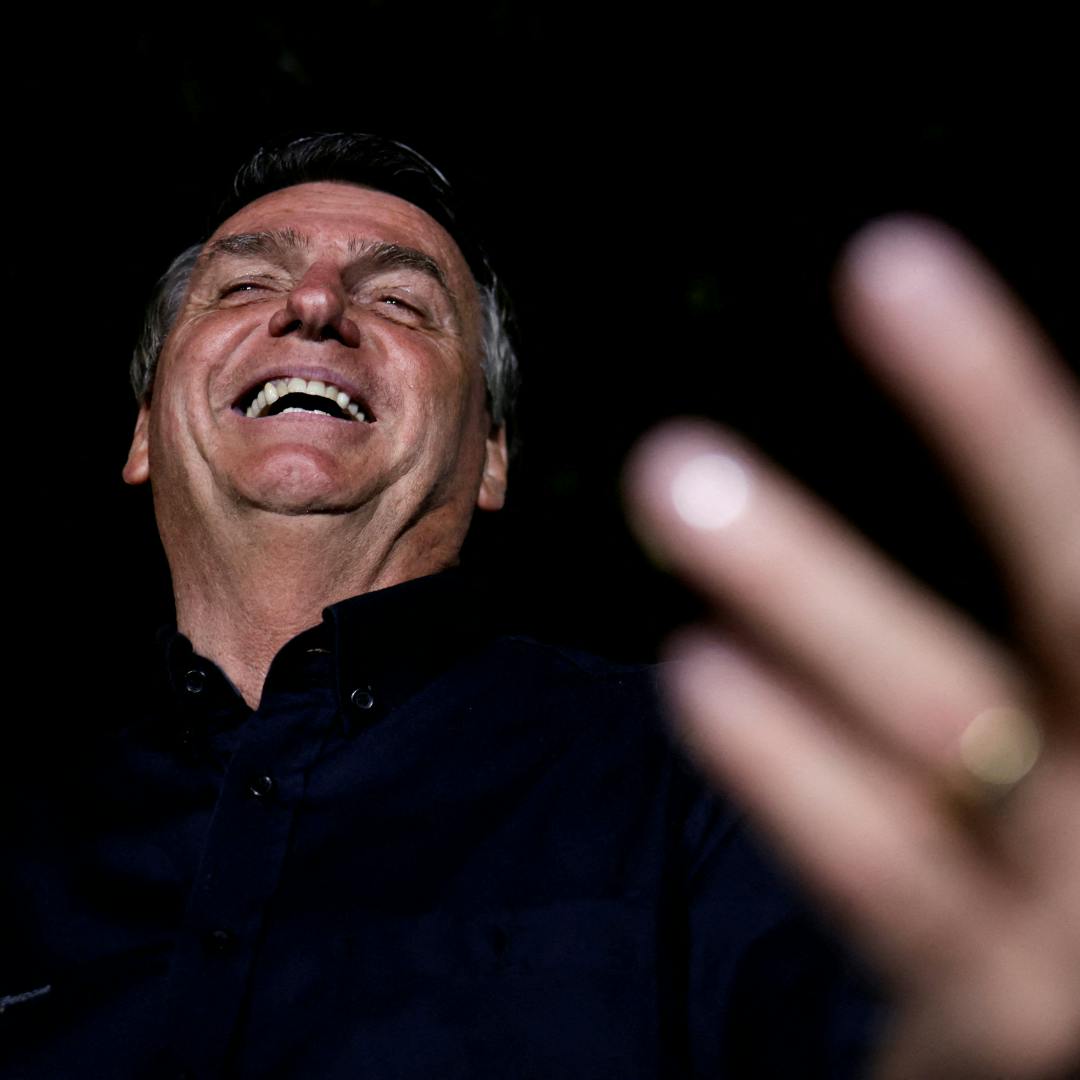 Eugenia dos Santos, analista política brasileña se refirió a la primera vuelta presidencial en Brasil. Cristóbal Bellolio analizó la contingencia política nacional. 