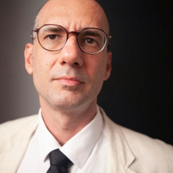 Analista brasileño por segunda vuelta: “El voto de centro va a ser el blanco ahora de las dos candidaturas”