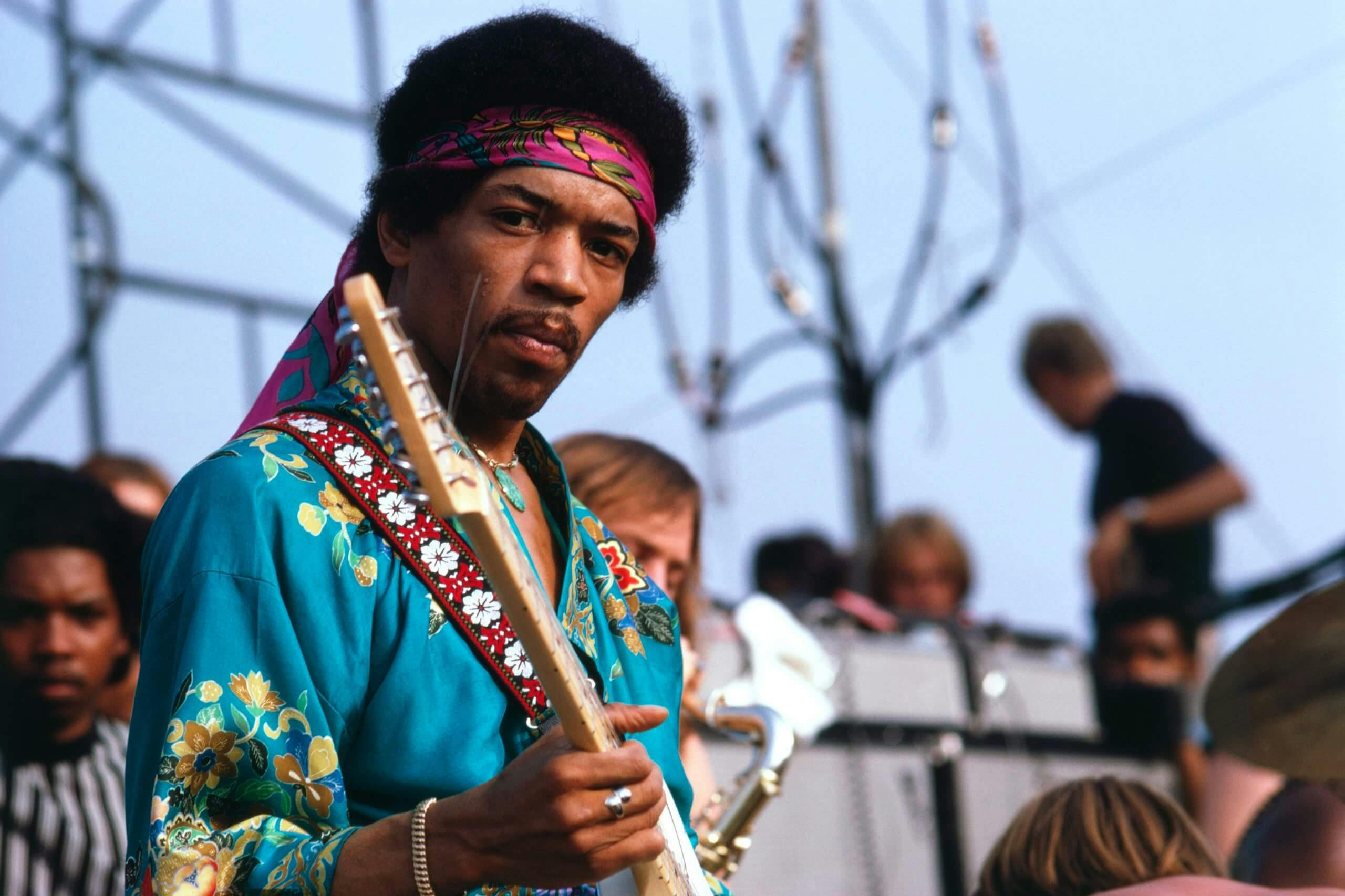 Jimi Hendrix amplificando la leyenda de un clásico de Dylan, los inicios de The Cure y el synth rock en esencia de Gary Numan destacan hoy