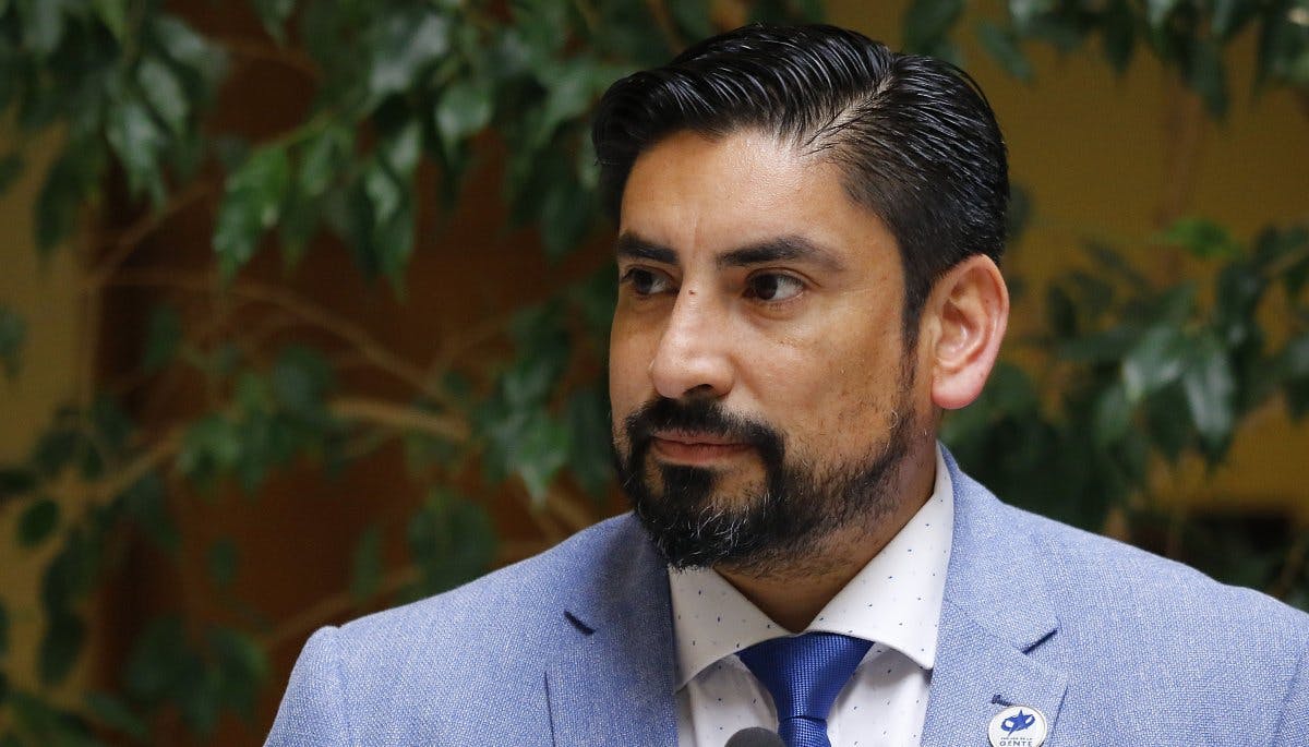 08/11 Rubén Oyarzo (PDG): La jefatura de la bancada está siendo manipulada por otros partidos políticos.”