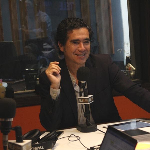 Briones por crisis educacional: “Si no nos hacemos cargo (…) vamos a tener una fábrica de overoles blancos”