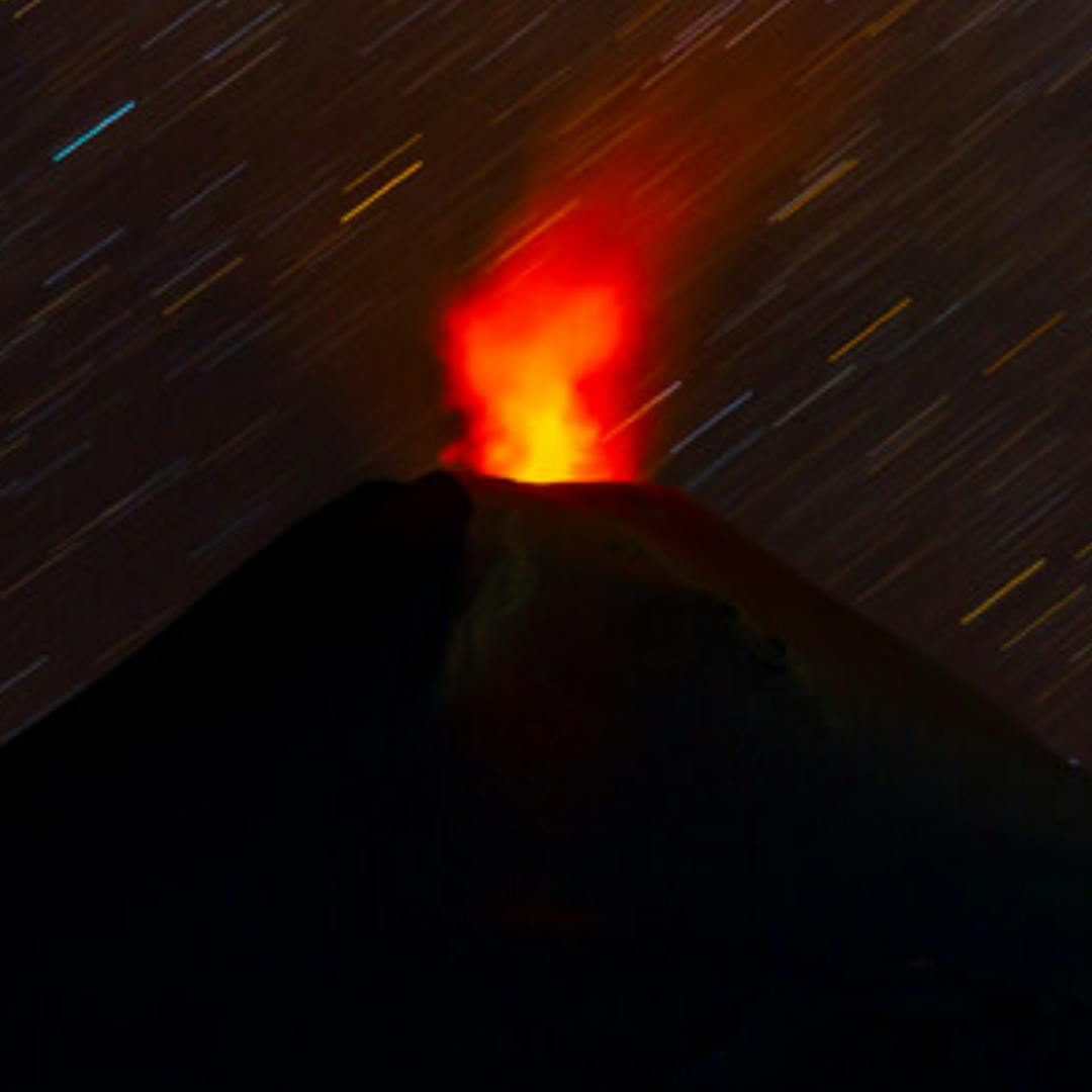 Vulcanólogo Aguilera por volcán Villarrica: “Tiene la mayor frecuencia eruptiva en Chile y es el que tiene la mayor cantidad de población alrededor”.