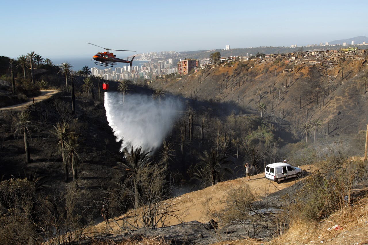 26/12 CIGIDEN por incendio en Viña del Mar: “es necesario tomar alguna medida de mitigación que vaya más allá de lo que las familias puedan hacer”. 