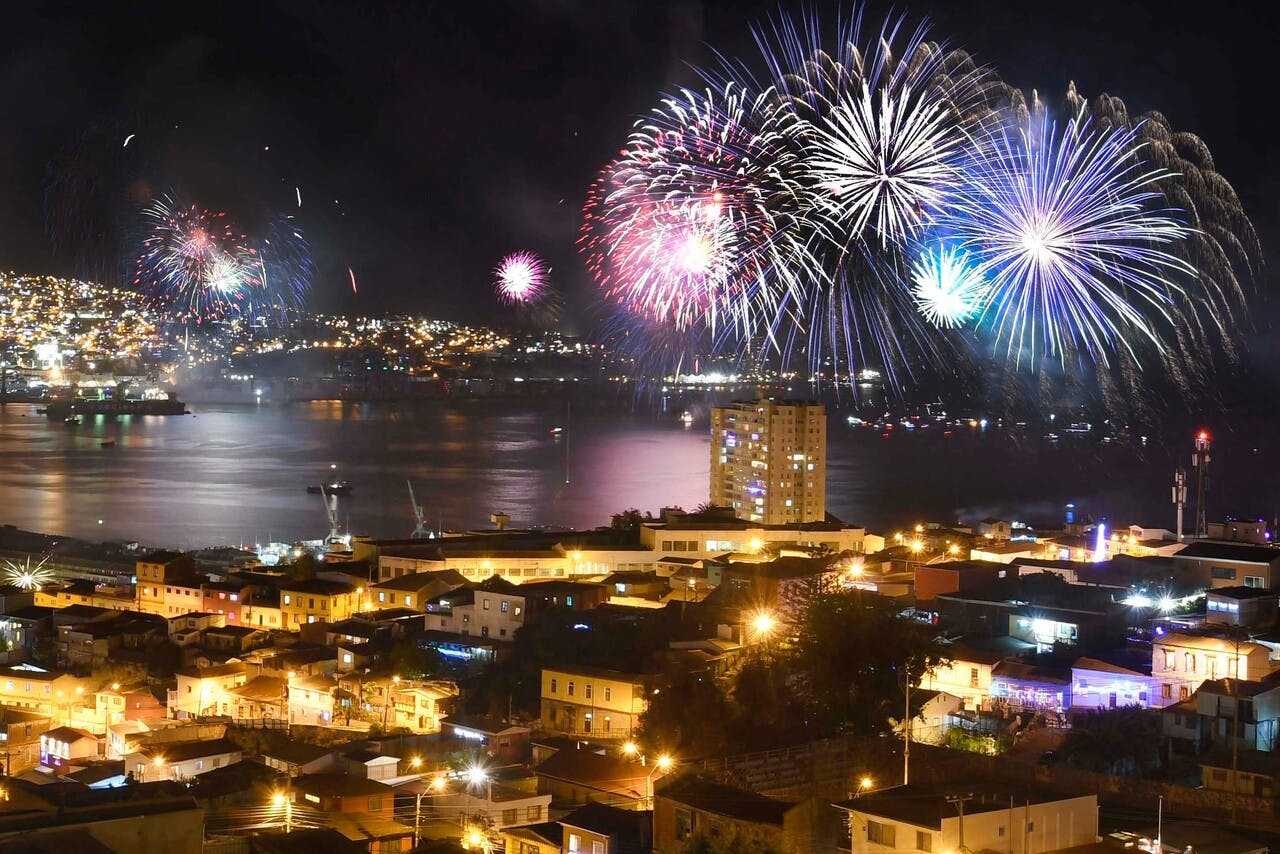 Hoteleros de Chile por Año Nuevo en el mar en duda: Ha metido ruido a los operadores a nivel internacional y eso produce daño al turismo nacional