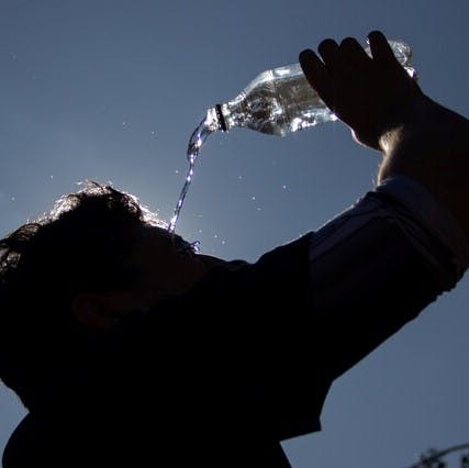 Académica U. de Los Andes por muertes relacionadas a olas de calor: El cambio climático también amenaza a las personas que por su trabajo están expuestas