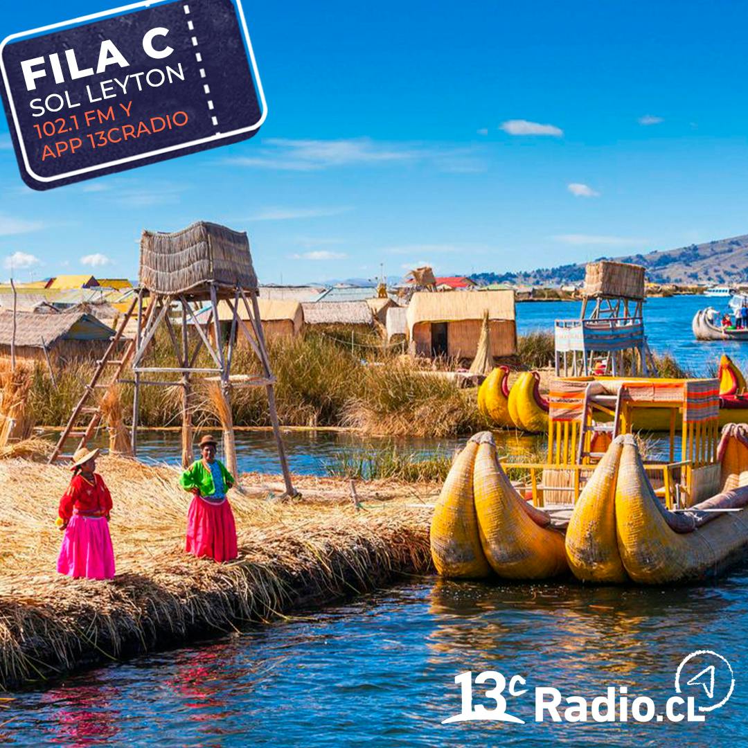 La comunidad flotante de los Uros en el lago Titicaca