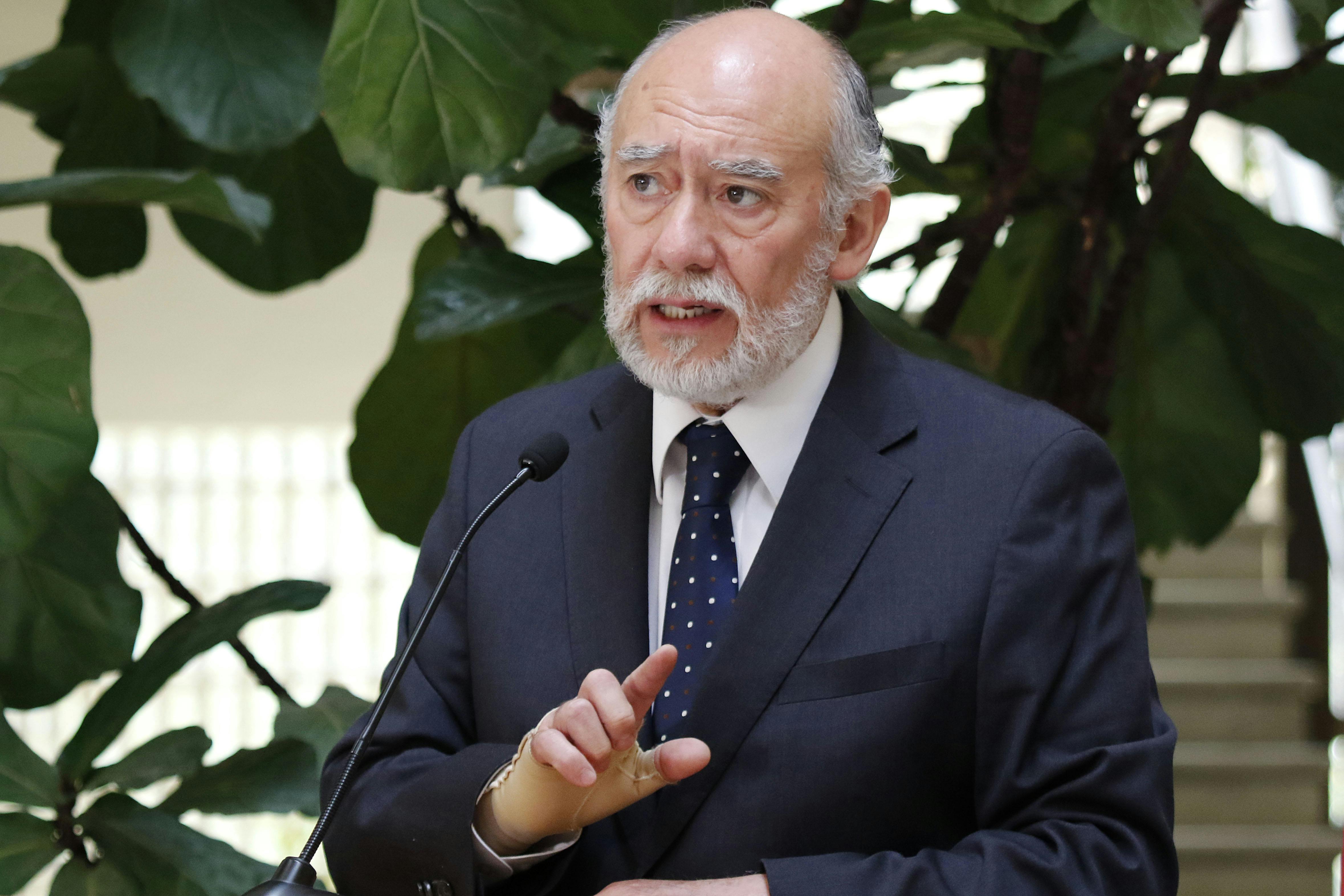 Senador Iván Flores por isapres: Tienen suficientes bienes para hacer caja pero quieren pagar la cuenta con las manos del Estado