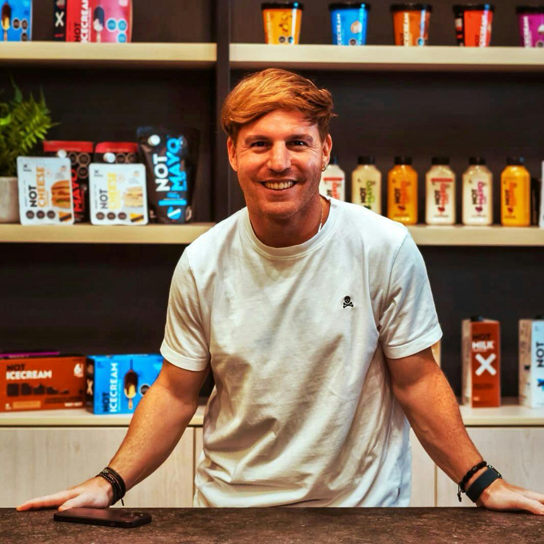 CEO de NotCo: “En cinco años vamos a estar consumiendo cosas que están hechas por Inteligencia Artificial”
