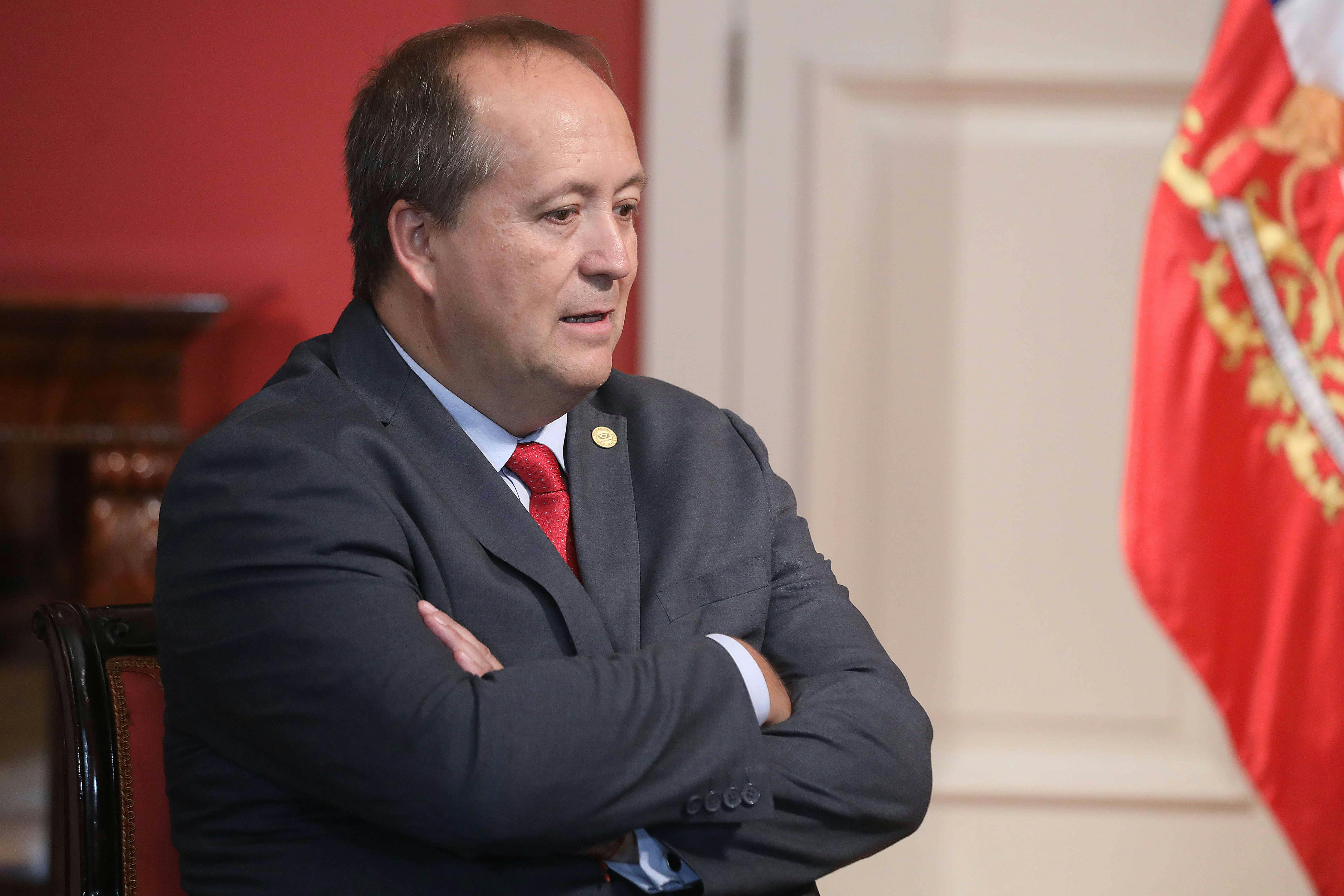 Alberto Mayol por dichos sobre empresas forestales: Es una señal preocupante institucionalmente porque el Fiscal Nacional supera una línea
