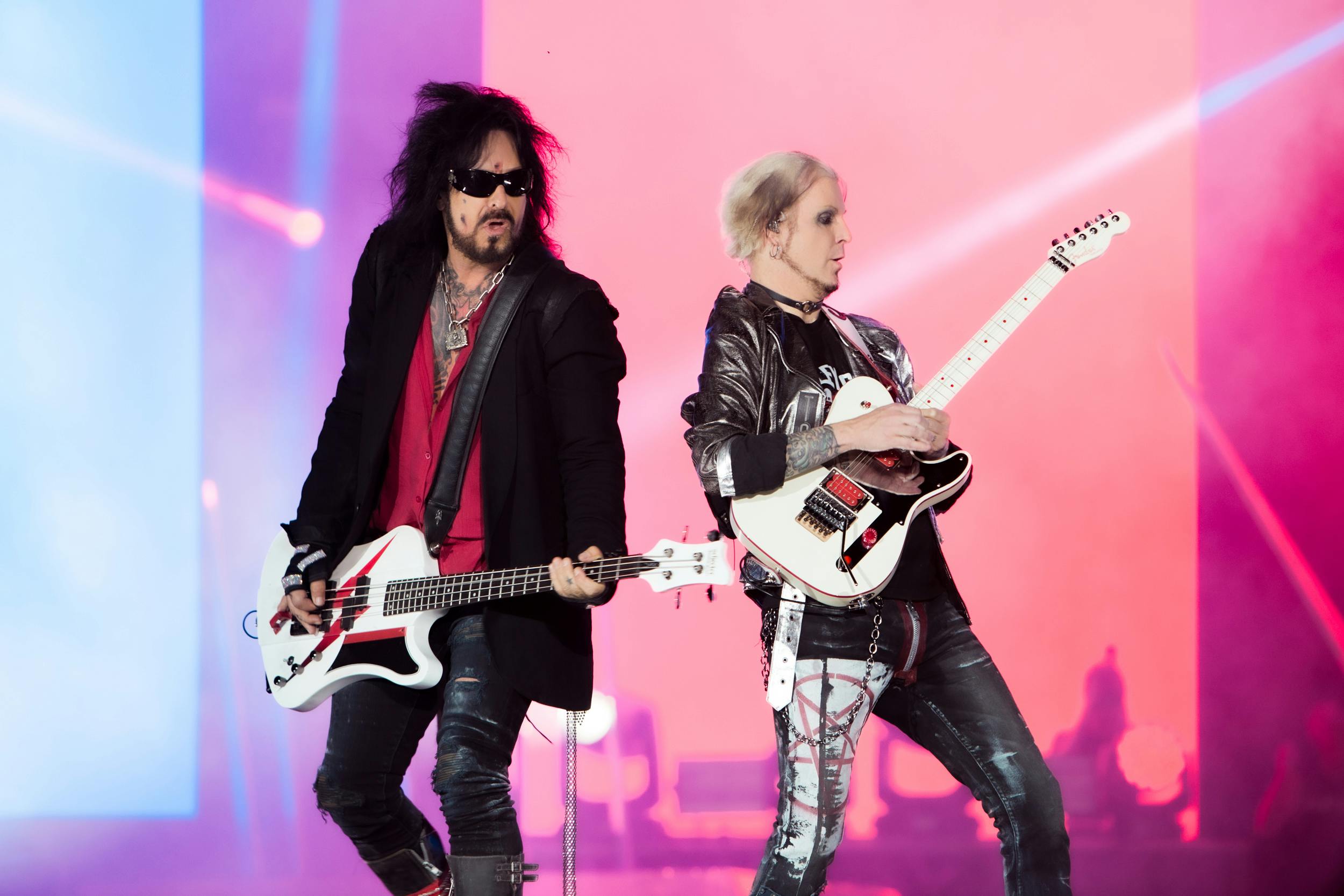 Mötley Crüe: Una cita con el viejo diablo