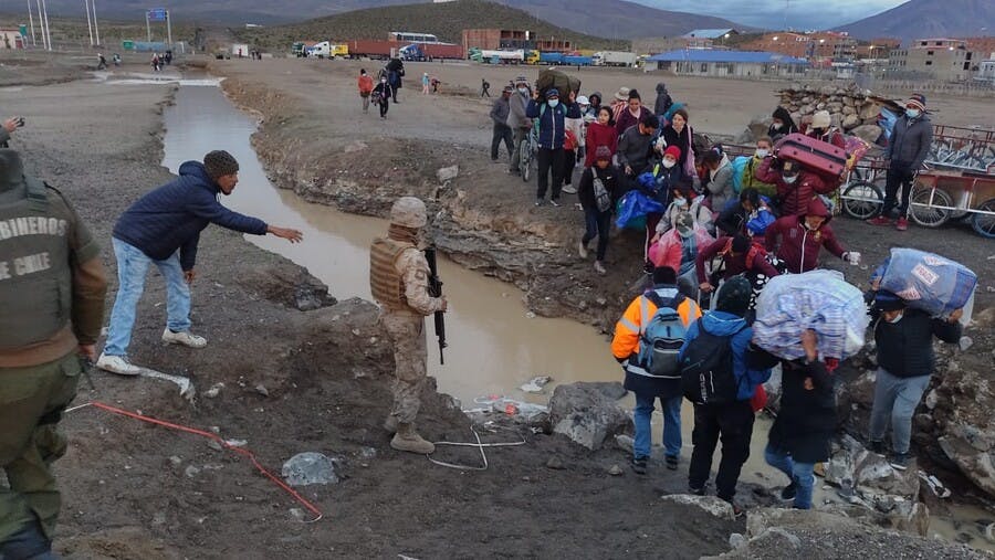 Abogada por situación de migrantes irregulares: Las expulsiones no se ejecutan por el tema económico, porque es muy caro
