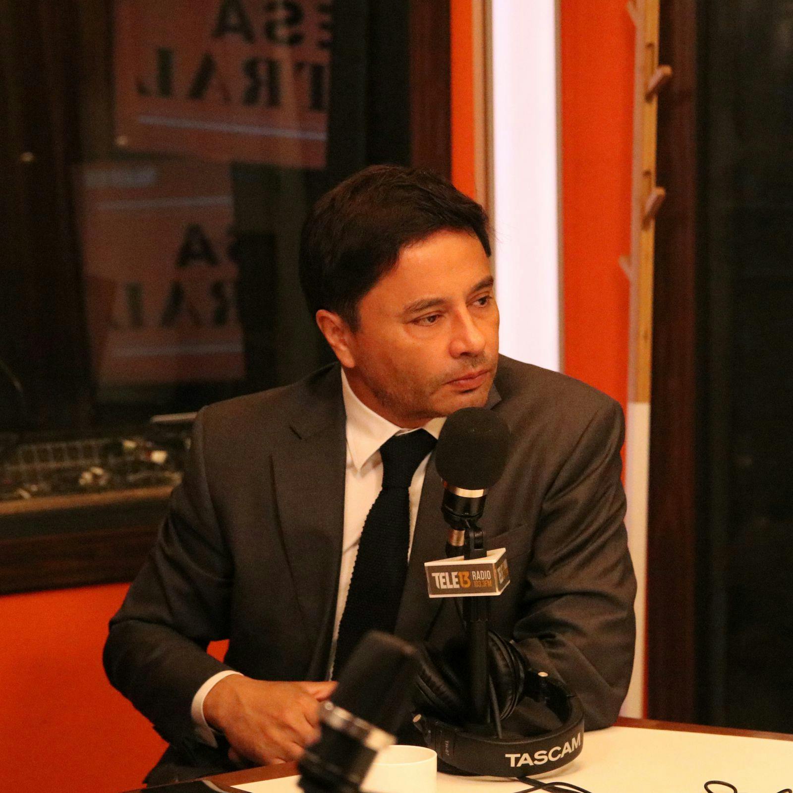 Alcalde Carter: “Nadie pretende impunidad para un oficial que cometa un crimen (…). Pero mientras no se pruebe, tenemos que confiar en el buen uso de esa arma de servicio”