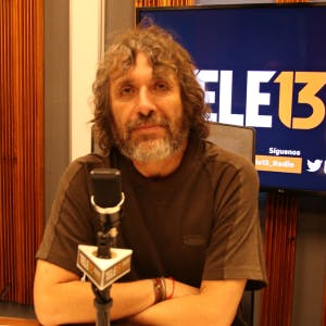 César Albornoz, un profesor que rescata la historia de la música popular chilena 