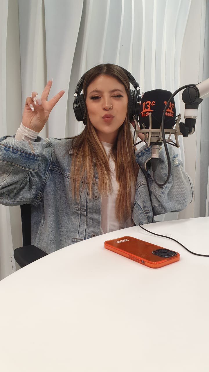 El Convite | Ignacia Antonia, Influencer Me sentía muy sola...Empezar a la adolescencia, a pasos de saber qué quiero en el futuro, fue difícil, pero estuvieron mis papás para bajarme