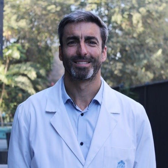  Dr. Benjamín Walbaum: “En Chile solo un 15% de las mujeres que tienen indicación de hacerse un estudio genético se lo están realizando”
