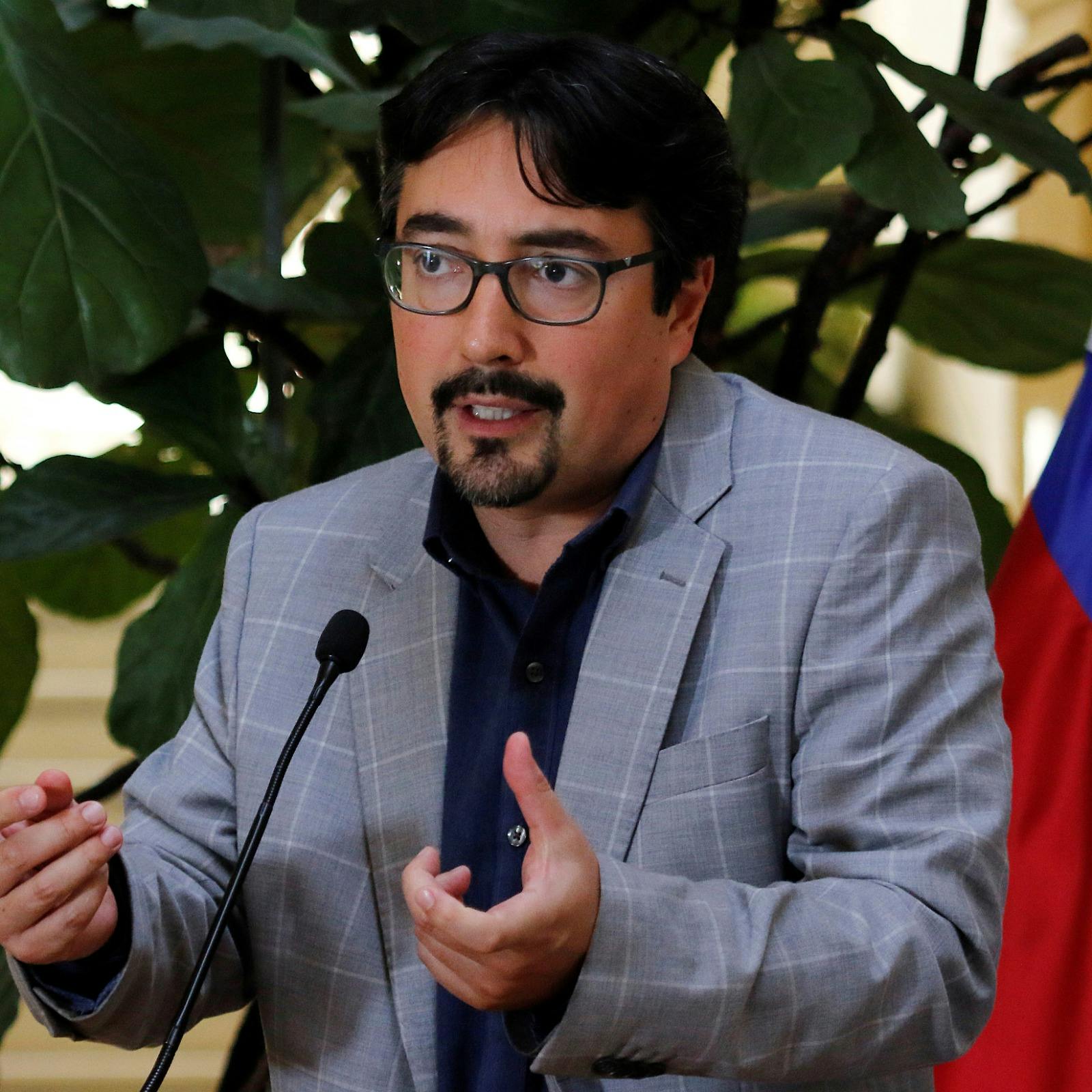Senador Latorre tras cónclave oficialista: “Fue una muy buena reflexión, hubo bastante autocrítica”