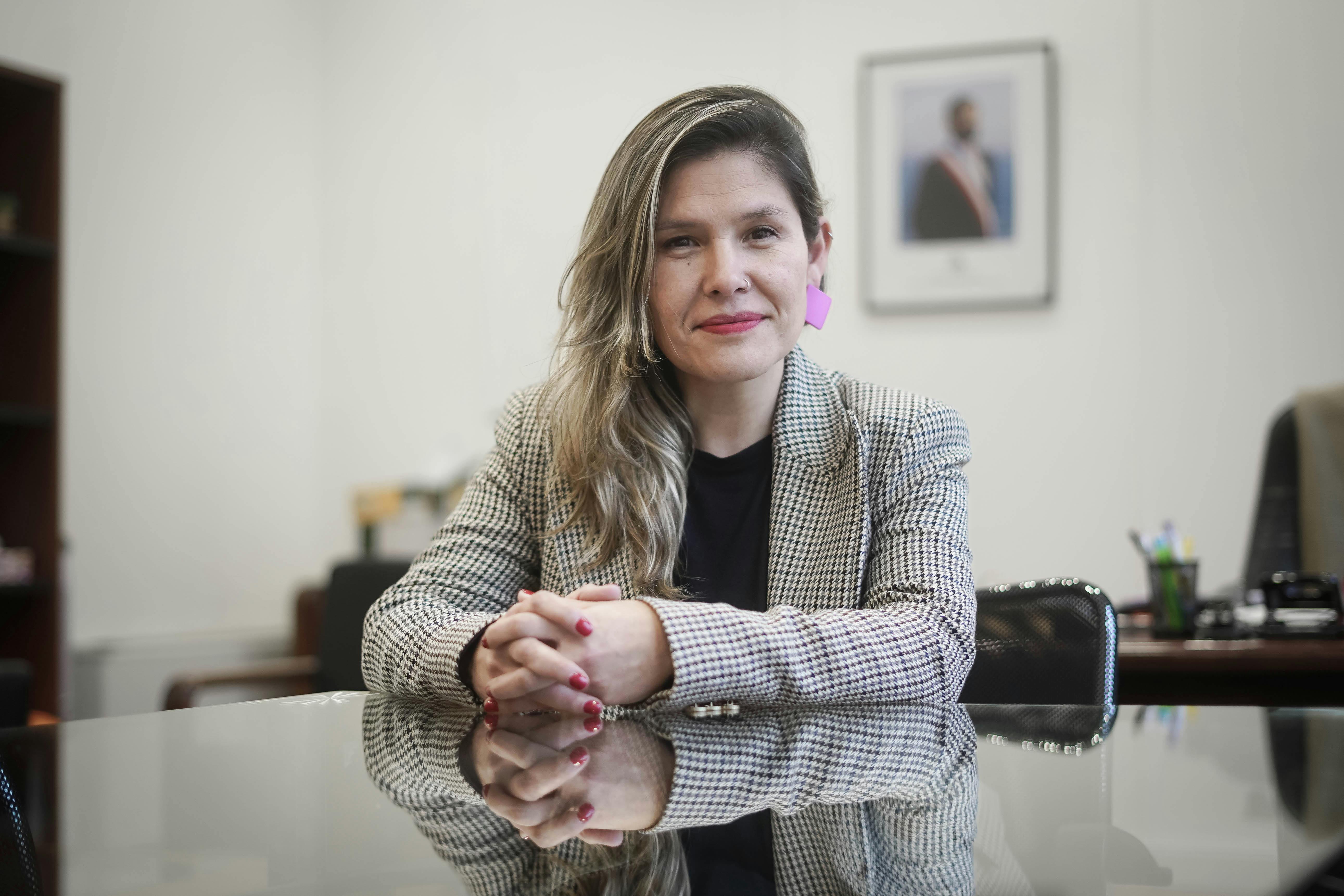 Directora del Sernameg: Quienes toman las decisiones en las empresas siguen siendo los varones