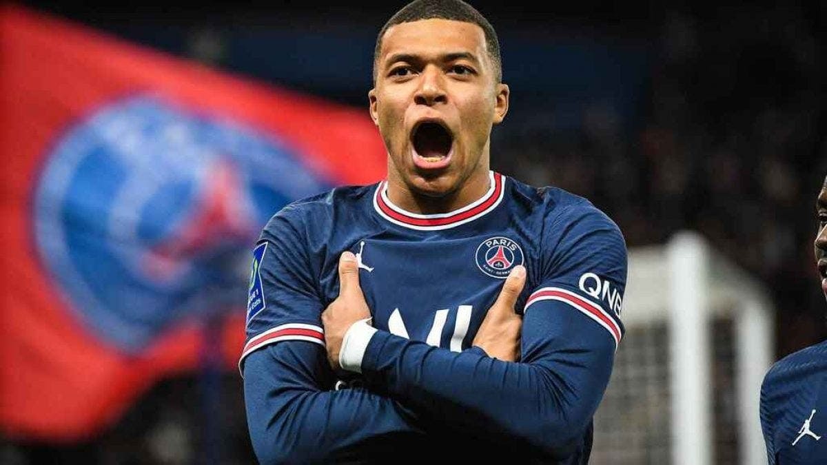 PrensaFútbol.cl en SonarFM | Los rumores que marcan el fútbol europeo con Mbappé, Messi y Alexis como protagonistas