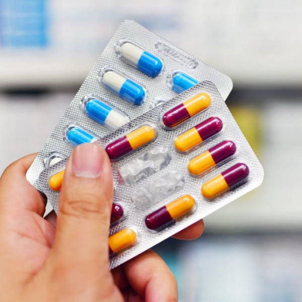 Académico PUC por investigación sobre resistencia a antibióticos: “Pasamos de un 21% a un 28% de resistencia en Chile, lo que nos deja en niveles similares a Argentina, Colombia o Brasil”