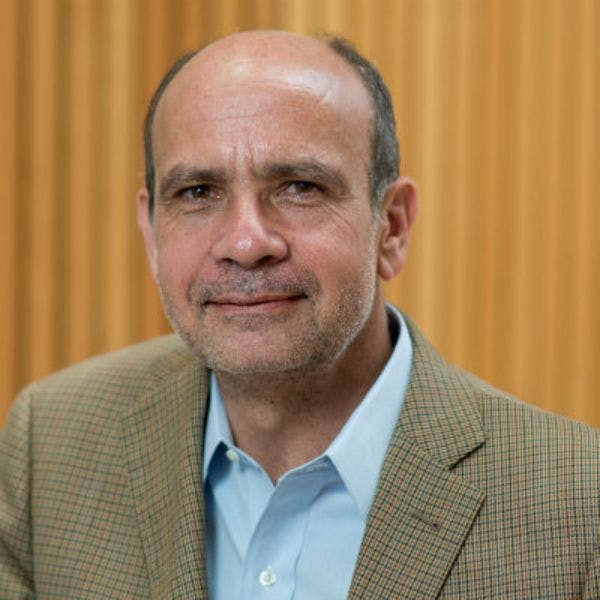 Gerardo Vidal y su nuevo libro “Desempolvando a los Clásicos”