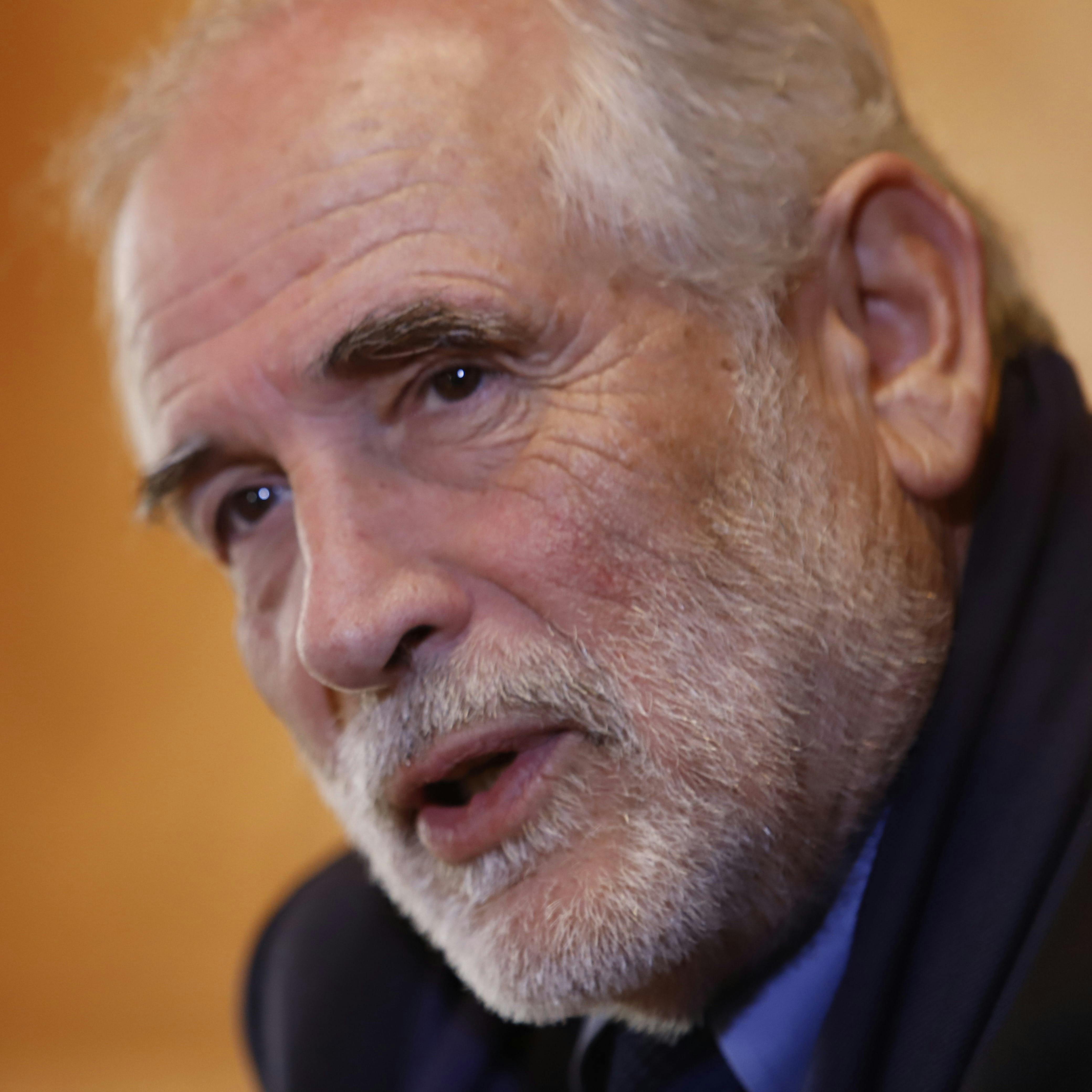  El paso del ministro de Vivienda, Carlos Montes, por el Congreso