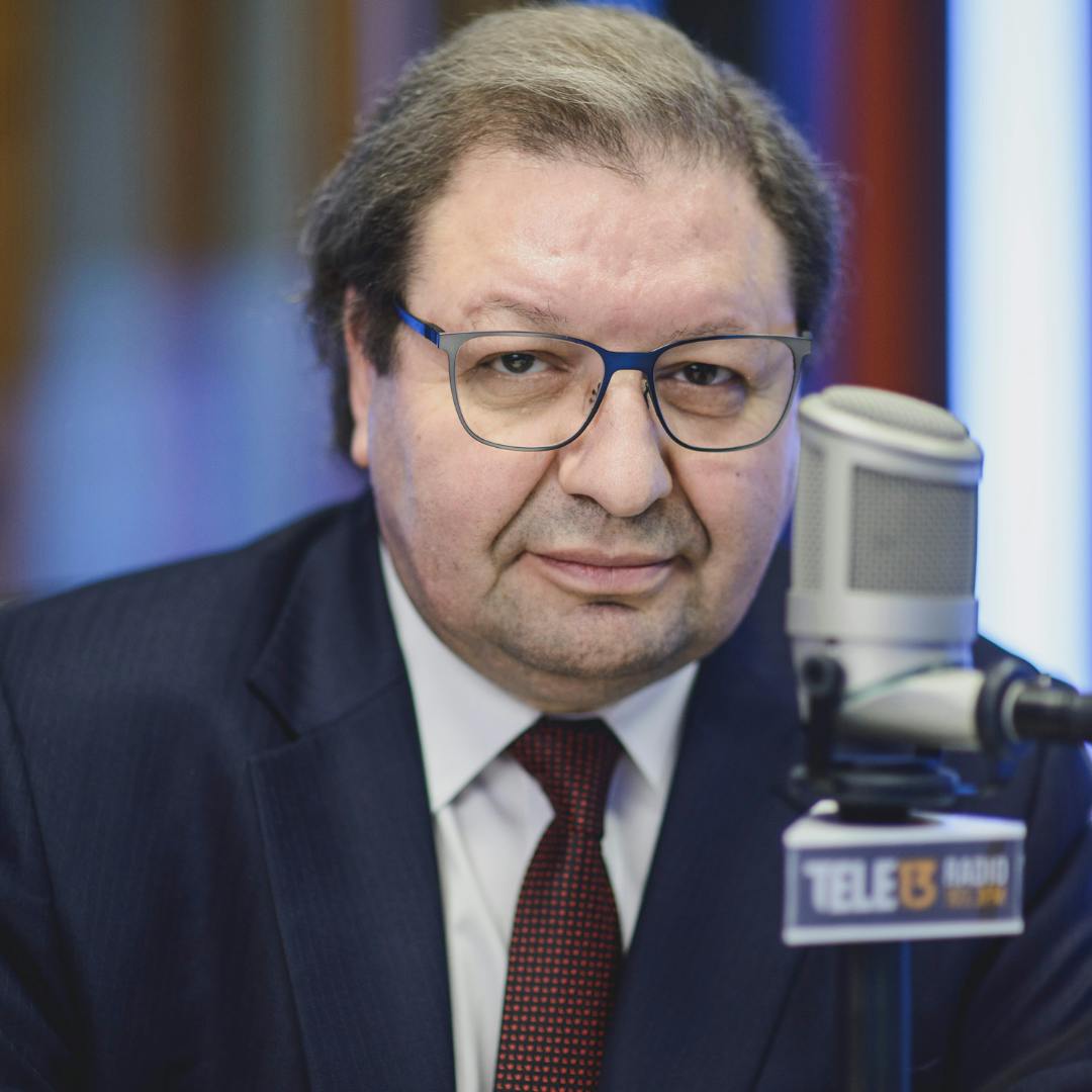 Ascanio Cavallo por el rechazo de la acusación constitucional contra el ministro Ávila y la gira del Presidente Gabriel Boric por Europa