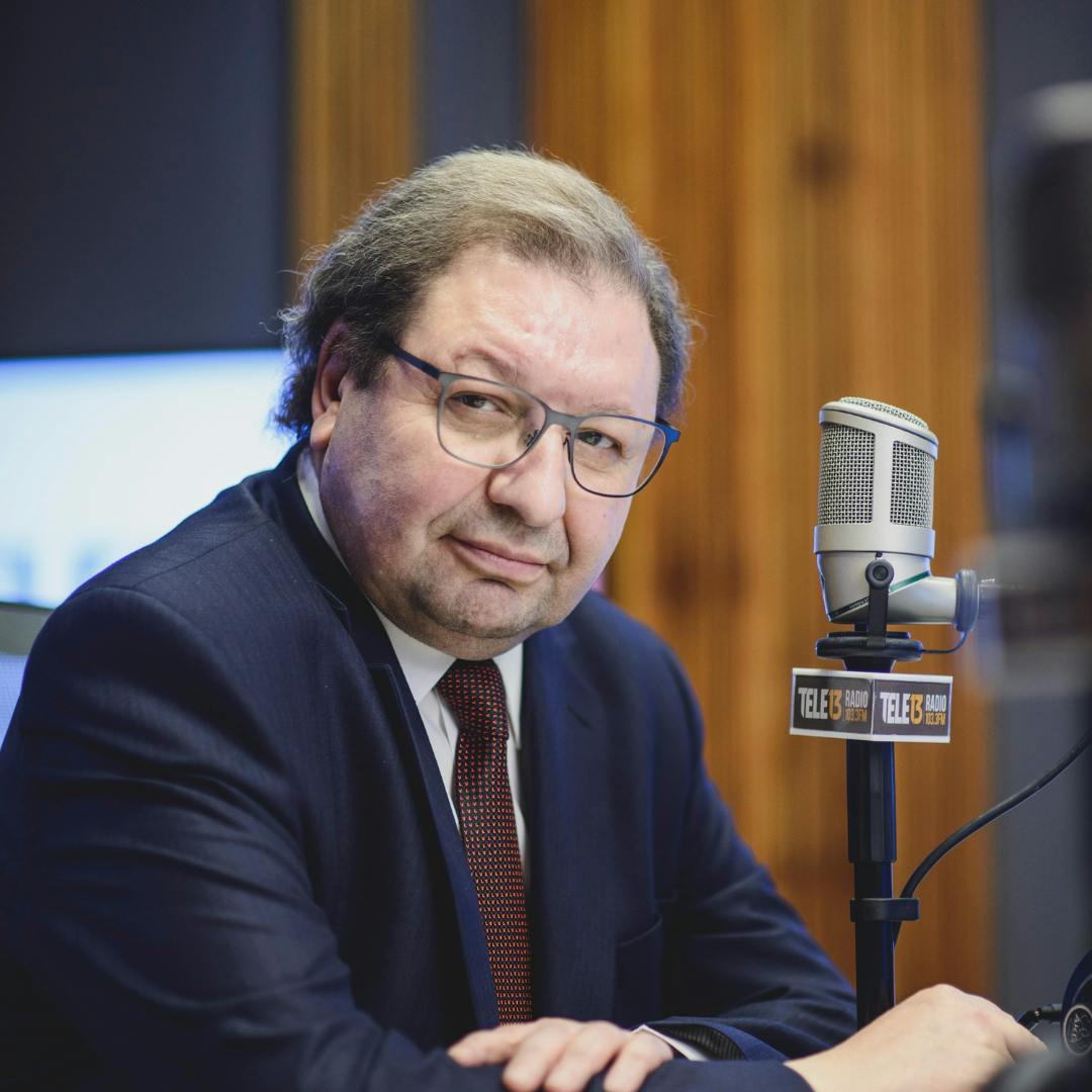 Ascanio Cavallo por la discrepancia del Presidente Boric con Lula Da Silva  y las protestas contra Dina Boluarte en Perú