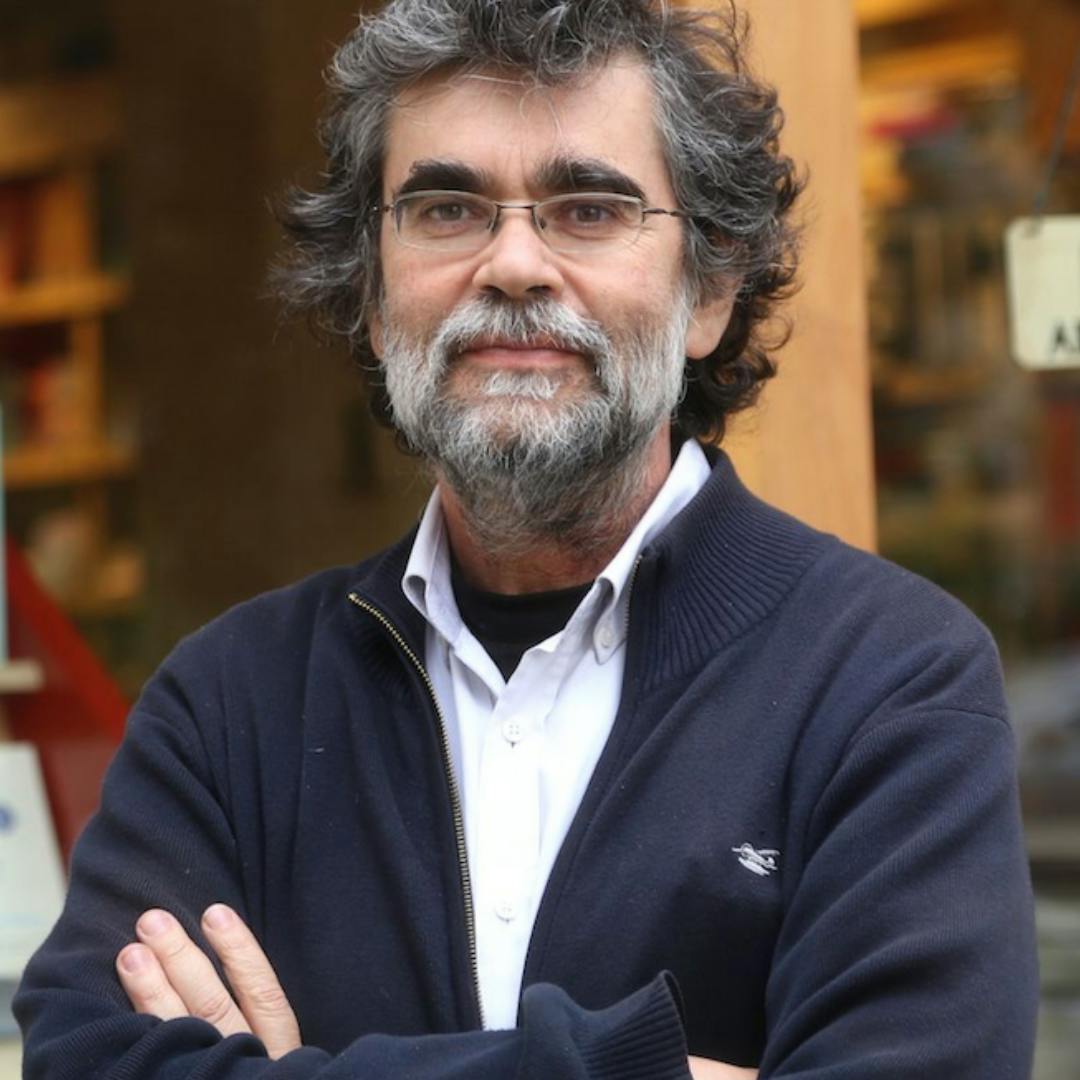 Francisco Mouat y su último libro Un Puñado de Cerezas