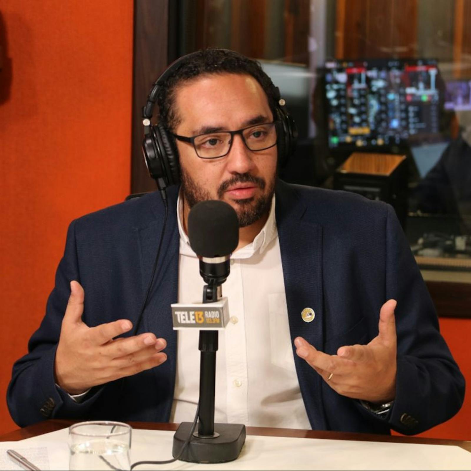 Ministro de Educación por el paro de profesores: “La pregunta es si la herramienta de la movilización que llevaron adelante es la adecuada para el momento”  episode artwork