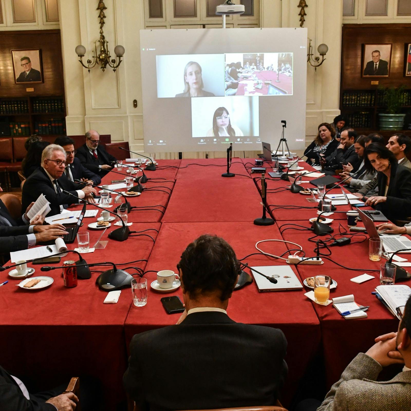 La prórroga de la Comisión Experta