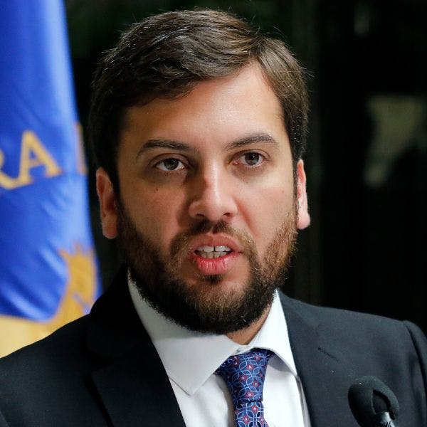 Diputado Soto defiende a ministro Montes: Él es una víctima de quienes se aprovecharon de las falencias institucionales