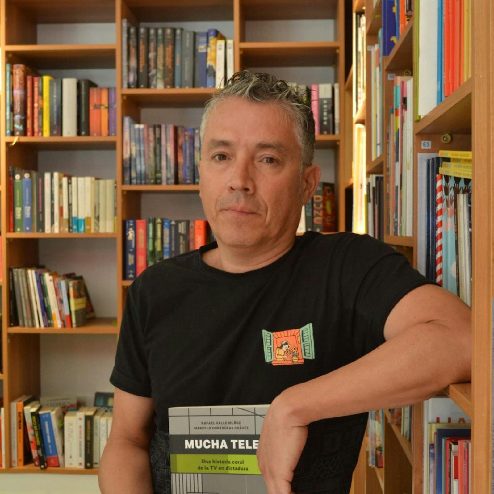 Co autor del libro “Mucha tele. Una historia coral de la tv en dictadura": Nos pudimos dar cuenta de que no había ningún plan maestro de quienes tomaron el control del país episode artwork