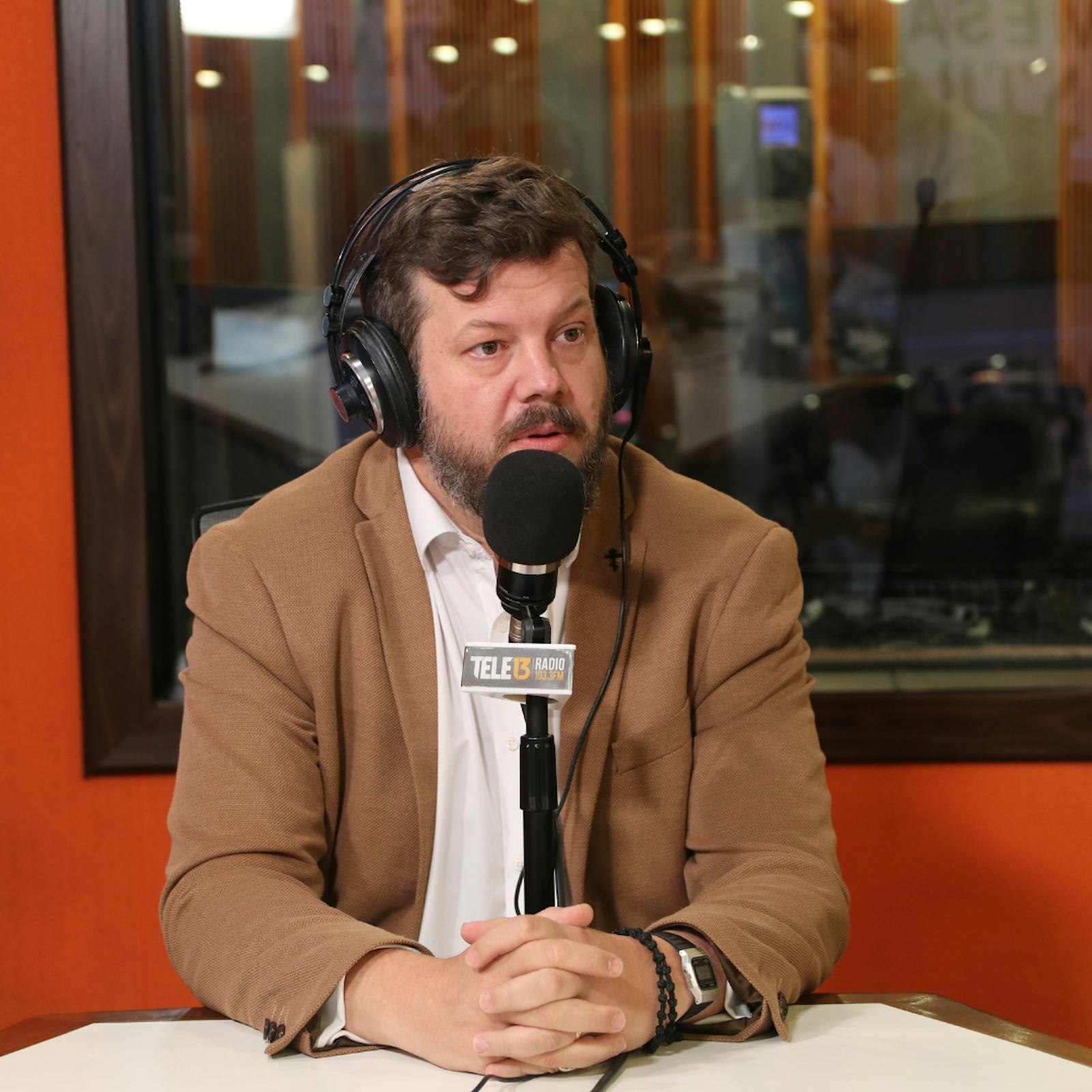 Diputado Johannes Kaiser: “La gran mayoría de los otros actores políticos de derecha son operadores políticos" episode artwork