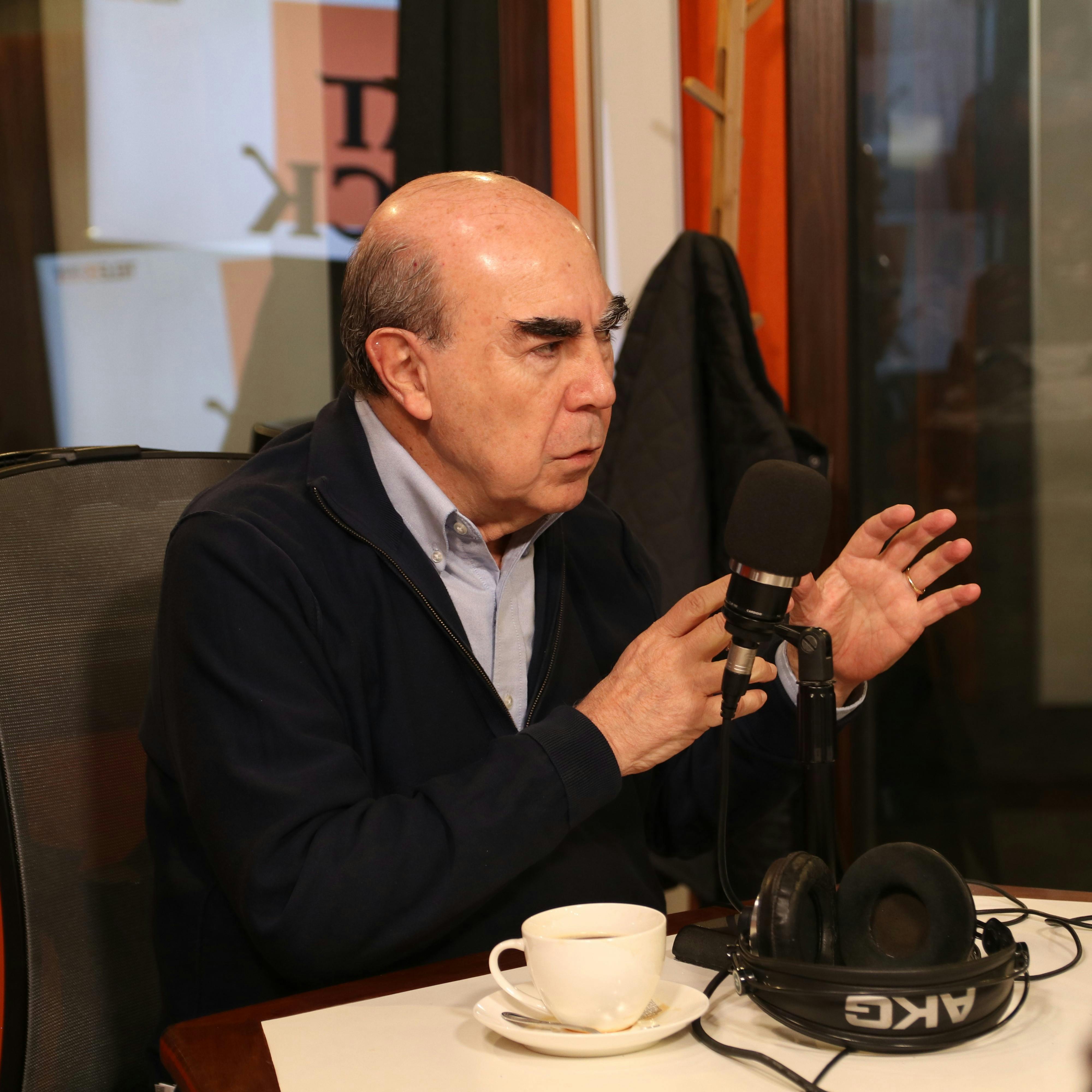 Académico Gobierno UC: “Los historiadores van a recordar este periodo como extraordinario. El estallido no lo terminamos de comprender”