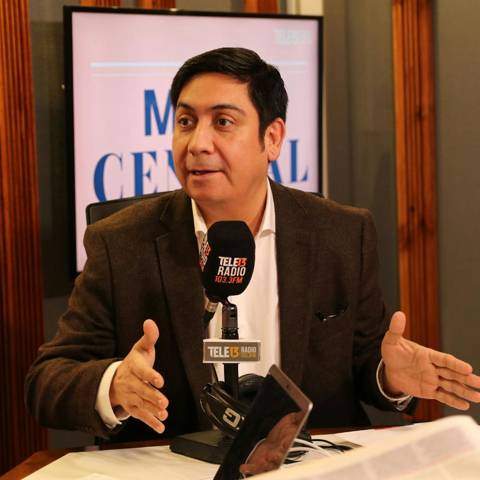 Secretario ejecutivo de la Comisión Presidencial para la Paz: “Hay un problema con la tierra y con las víctimas, tiene que haber reparación en ambos sentidos” episode artwork