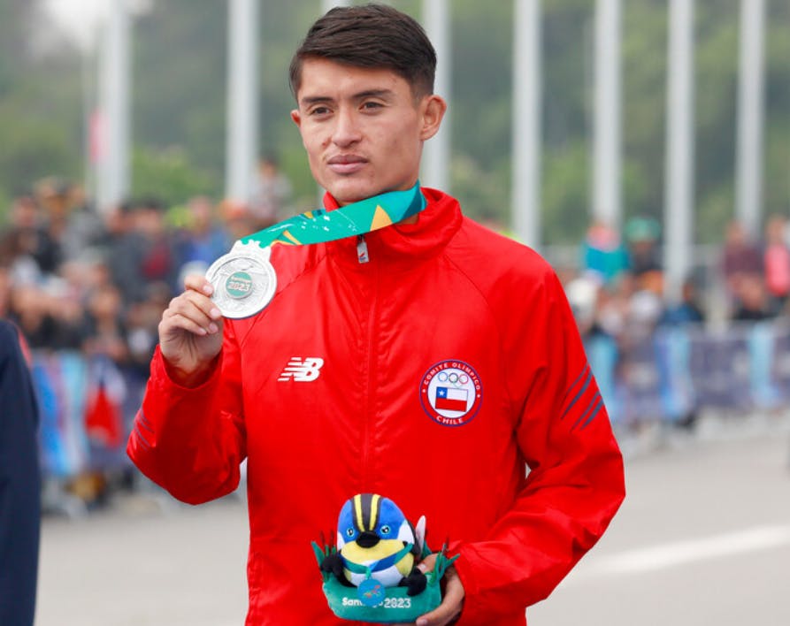 Hugo Catrileo, maratonista clasificado a los JJ.OO.: Los Panamericanos fueron un golpe social muy bonito, pero después no cambiaron mucho las cosas