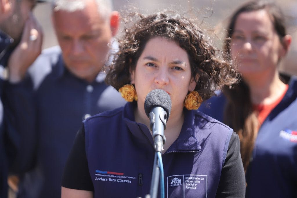 Ministra de Desarrollo Social: Ya se están aplicando las fichas FIBE para catastrar la afectación de las familias