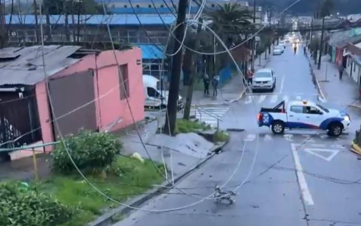 Alcalde de Penco y el tornado que afectó la zona en medio del sistema frontal: Muchos sentían que era una especie de terremoto, las casas se movían mucho