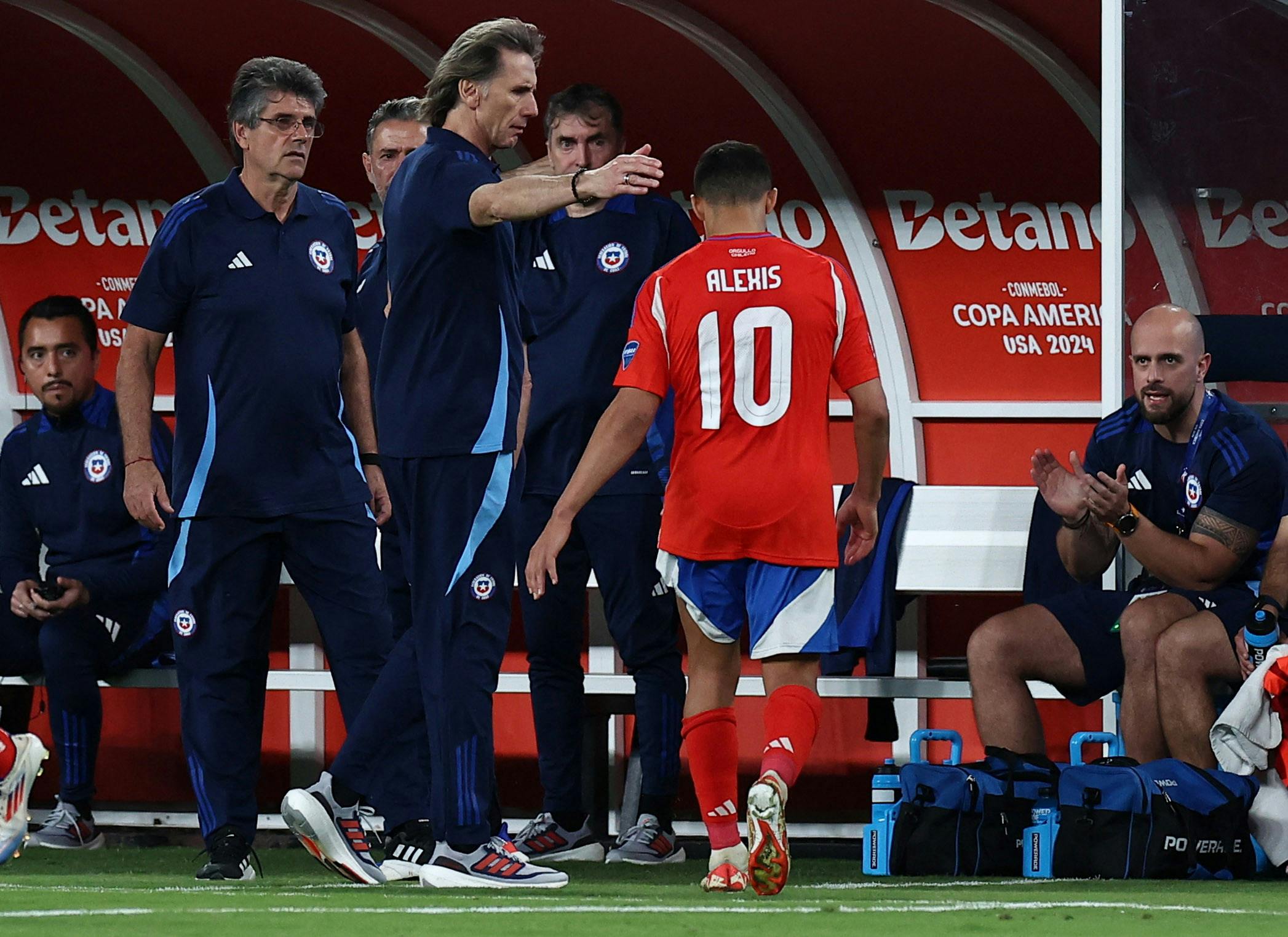 ¿Estuvo bien Gareca al sacar a Alexis Sánchez? Analizamos la polémica derrota de Chile ante Argentina