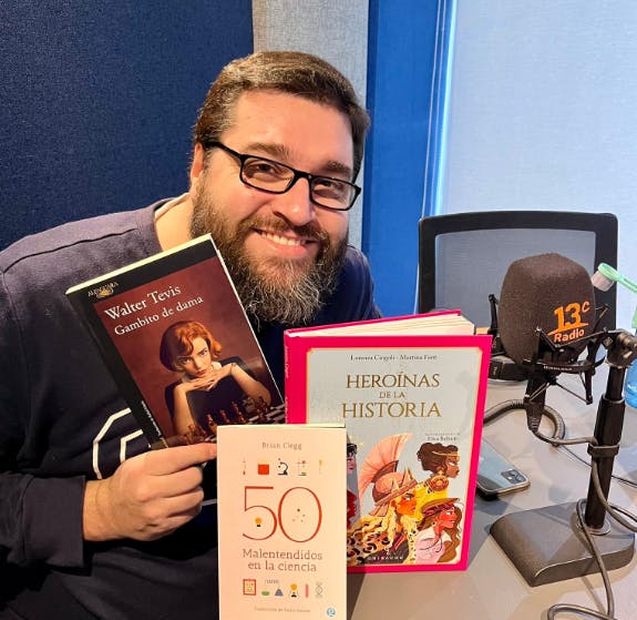 Viernes de libros: Matías Claro nos recomienda Gambito de Dama