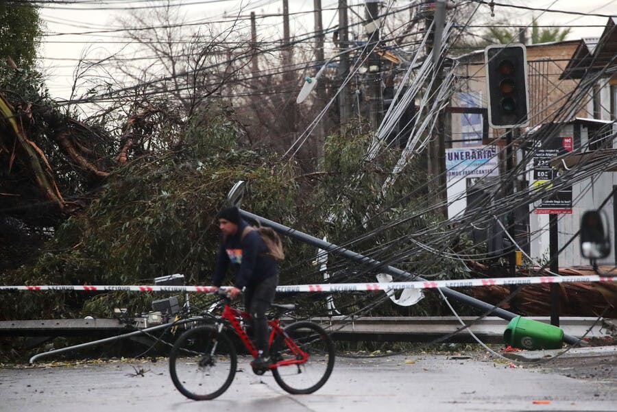 Entrevista | Experto y corte prolongado de suministro: “Esto es tanto o más grave que el terremoto del 2010 en términos de corte de energía eléctrica”