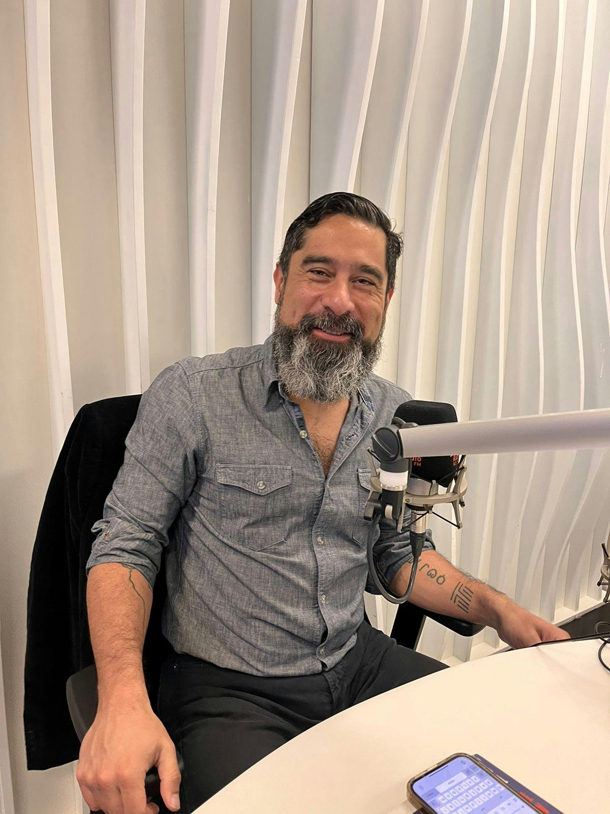 Cristóbal Bellolio y su libro 'La era del pesimismo democrático': En nuestro barrio estamos un poquito peor que hace 15 años atrás