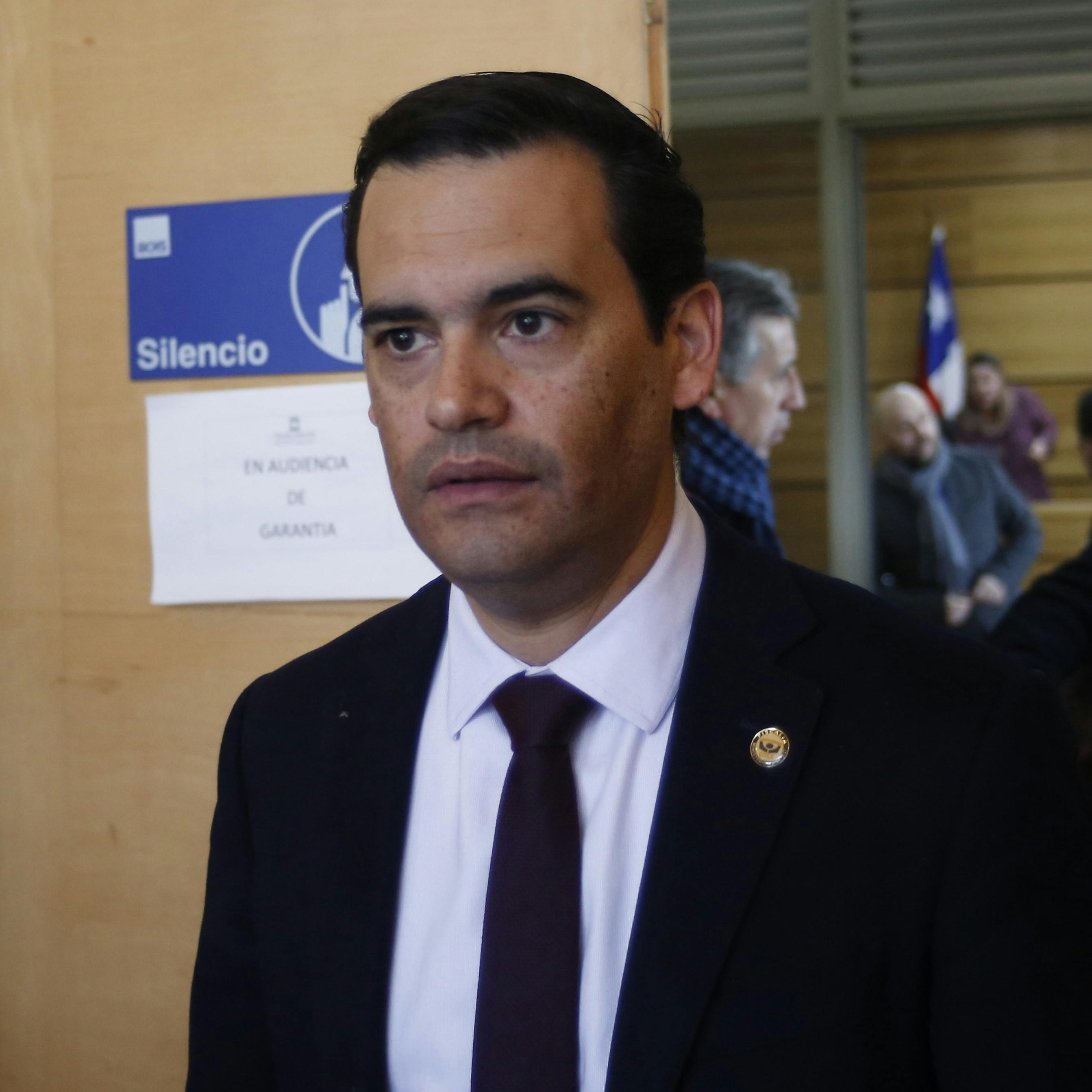 Fiscal de La Araucanía por hallazgo de elementos de carabineros asesinados en Cañete: “Viene a ratificar que existiría un tercer lugar de interés para la investigación”