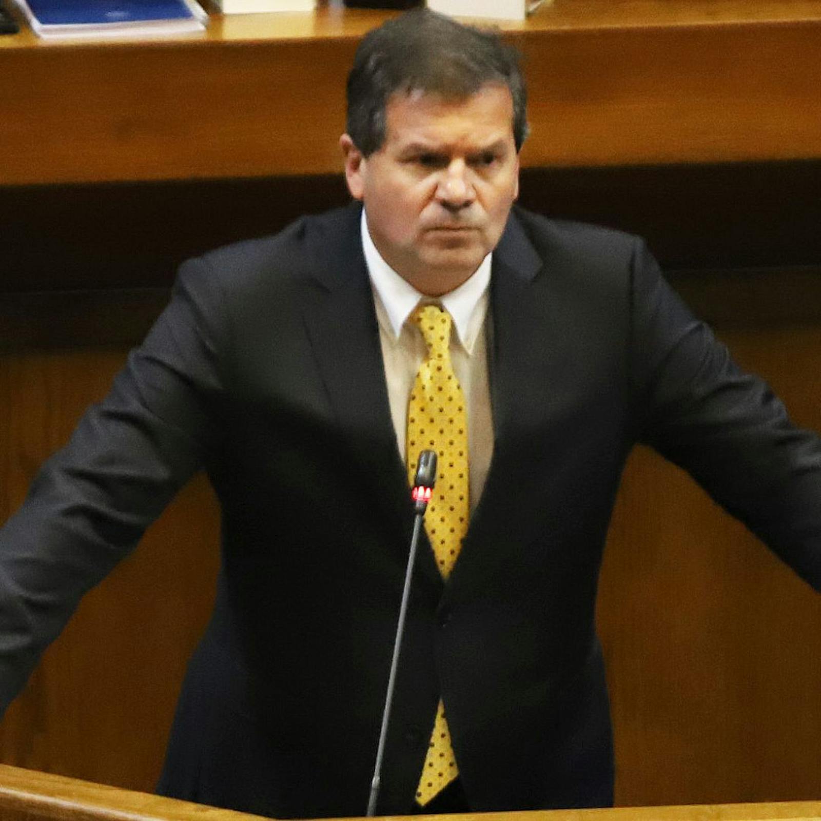 Diputado Benavente (UDI) por contacto de Chadwick con la CMF: "Saltarse la fila no es delito (...) Puede no ser lo más adecuado, pero en la pregunta no hay nada oscuro"  episode artwork