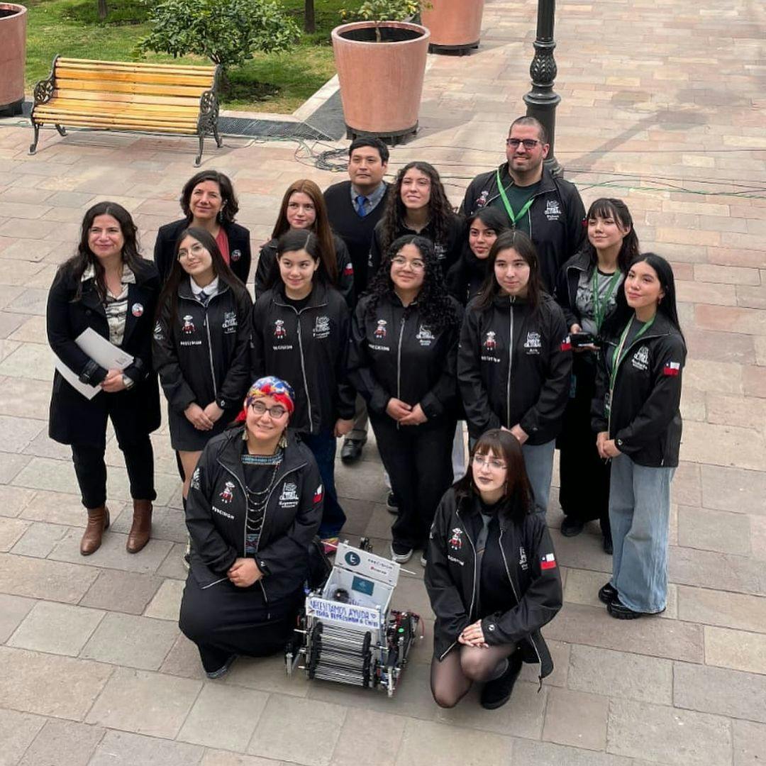 Equipo de robótica de mujeres en Chile, First Global Chile